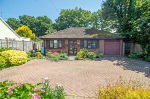 Gladys Avenue, Cowplain, PO8 8HT