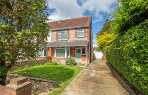 Gladys Avenue, Cowplain, PO8 8HS