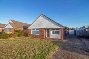 Charlesworth Drive, Waterlooville, PO7 6AZ